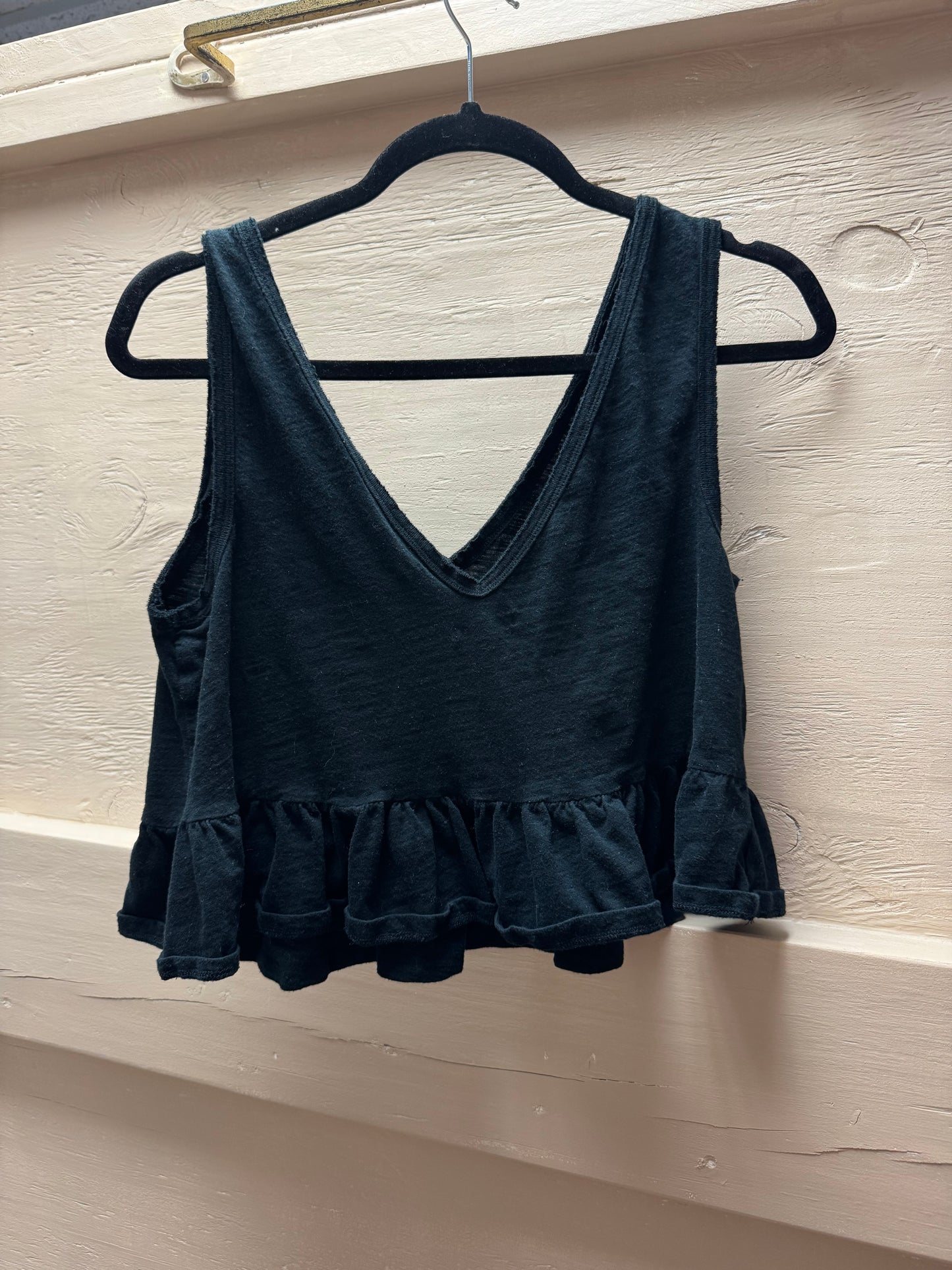 Black Preloved Flow Tank