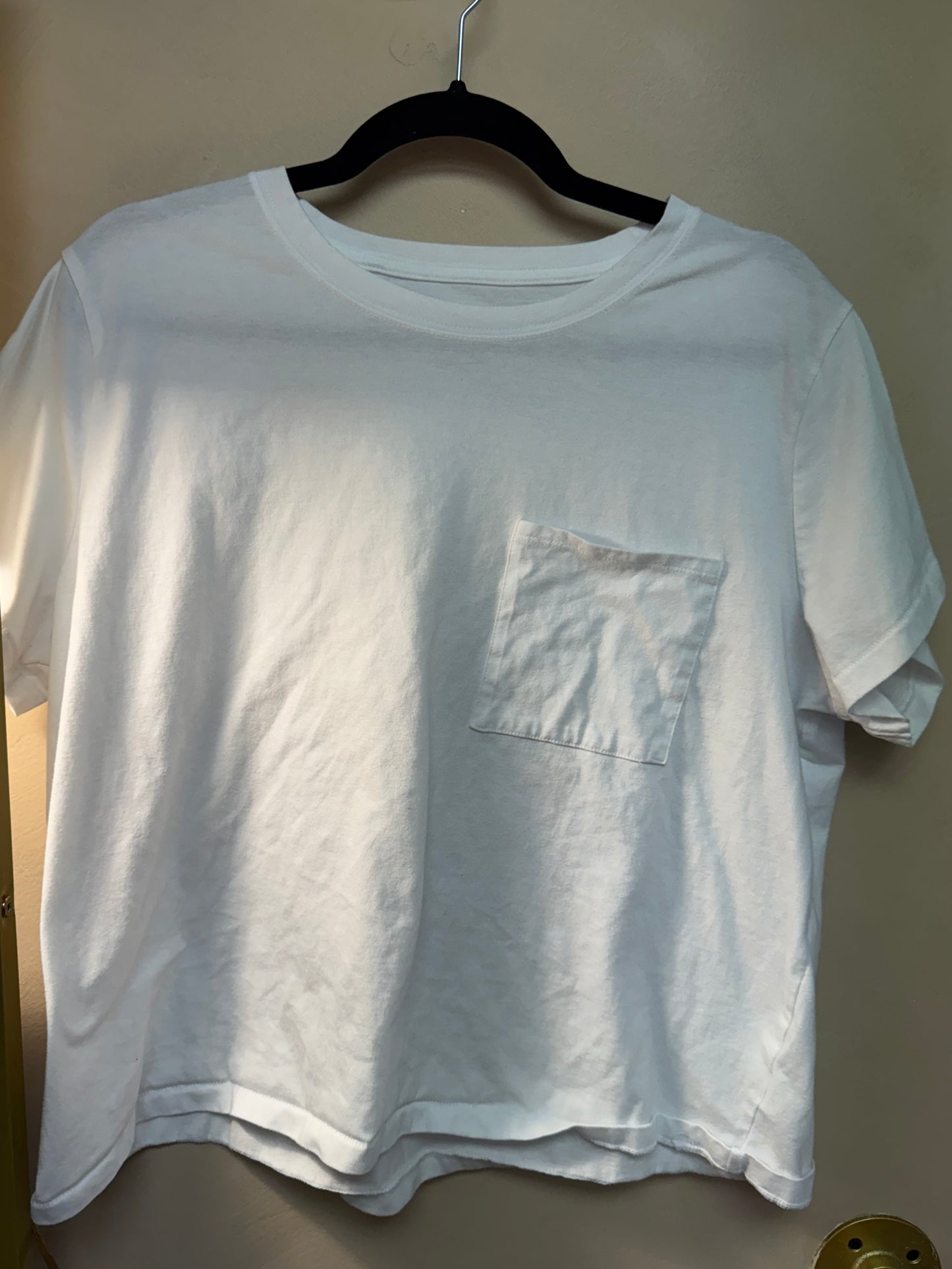 Preloved Basic White Tee