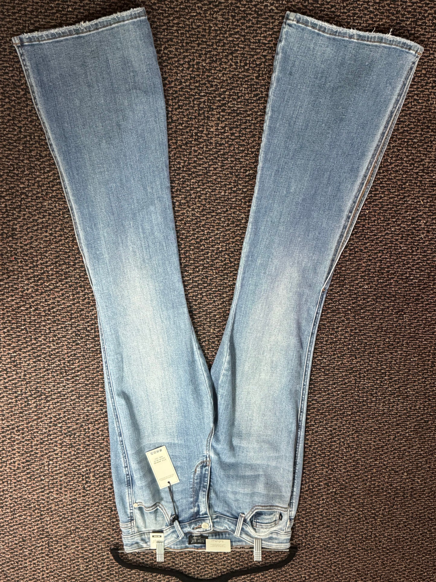 Flare Cut Jeans