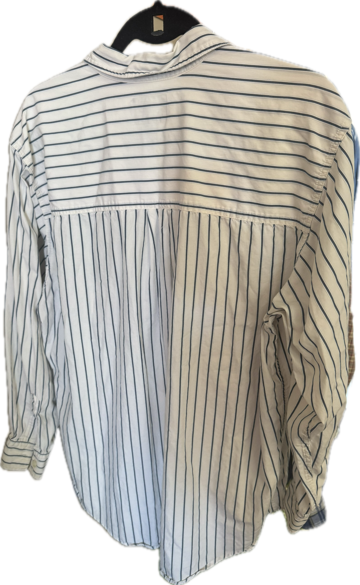 (L) Blue and white button up