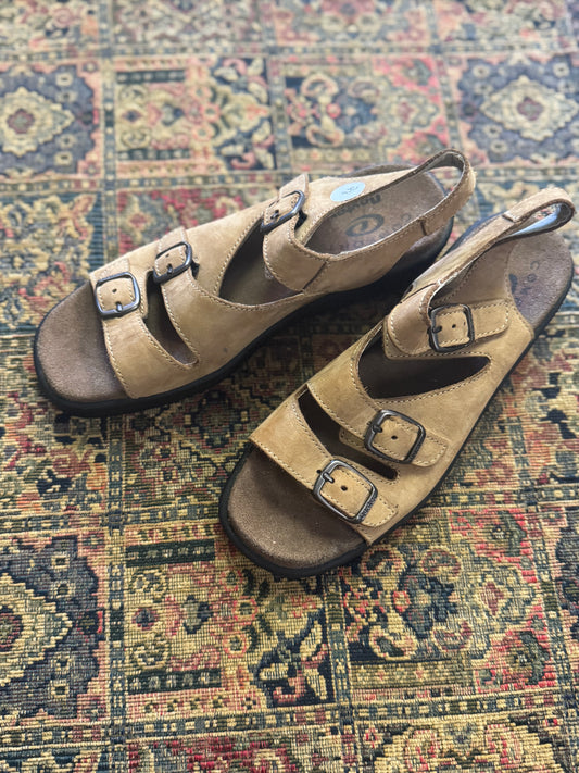 Brown Vintage Sandals (6.5)