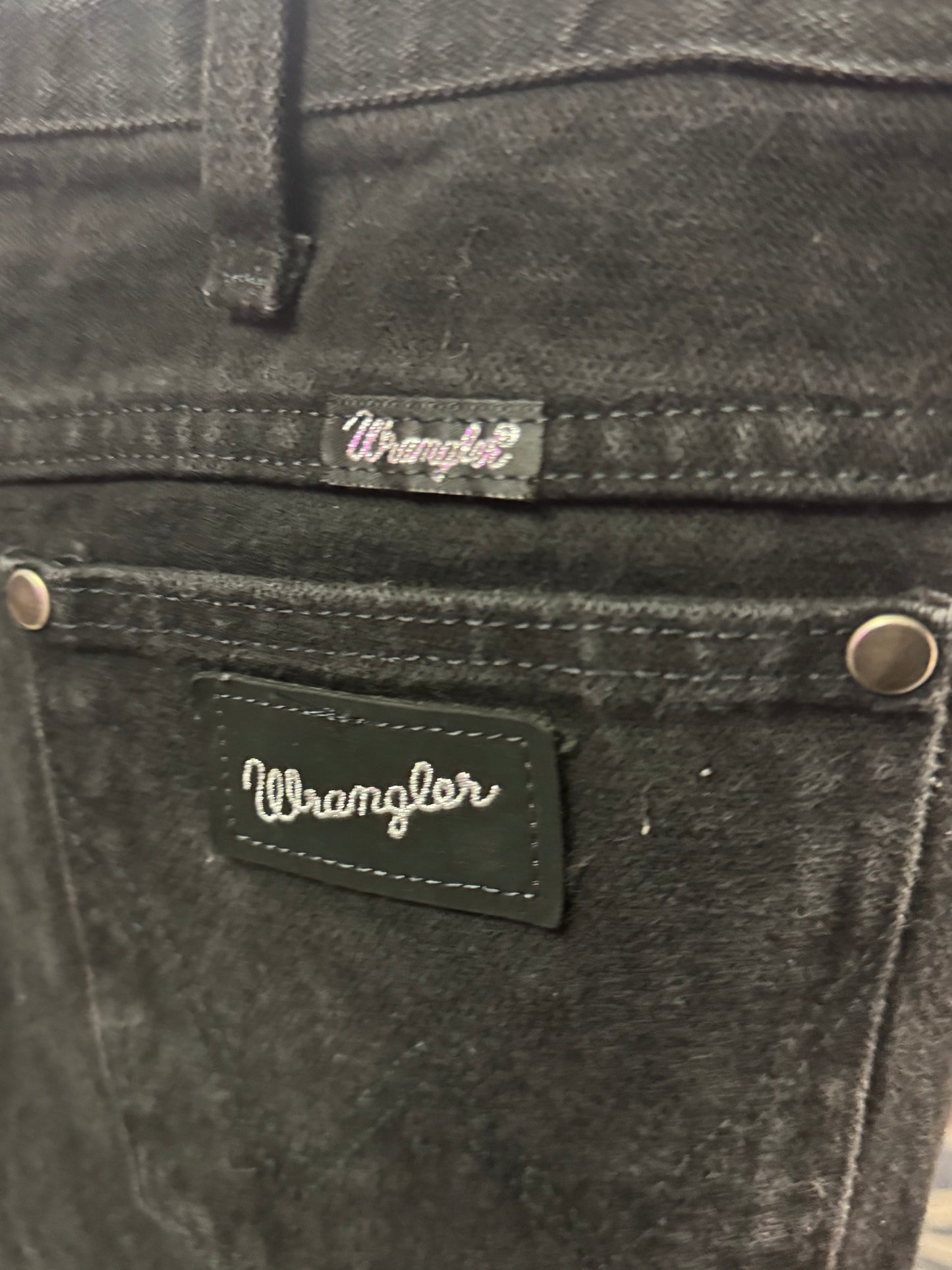 (34) Wrangler Black Jeans