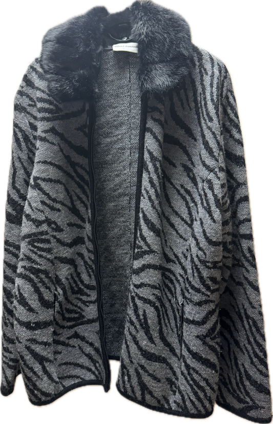 (XL) Zebra Fur Jacket
