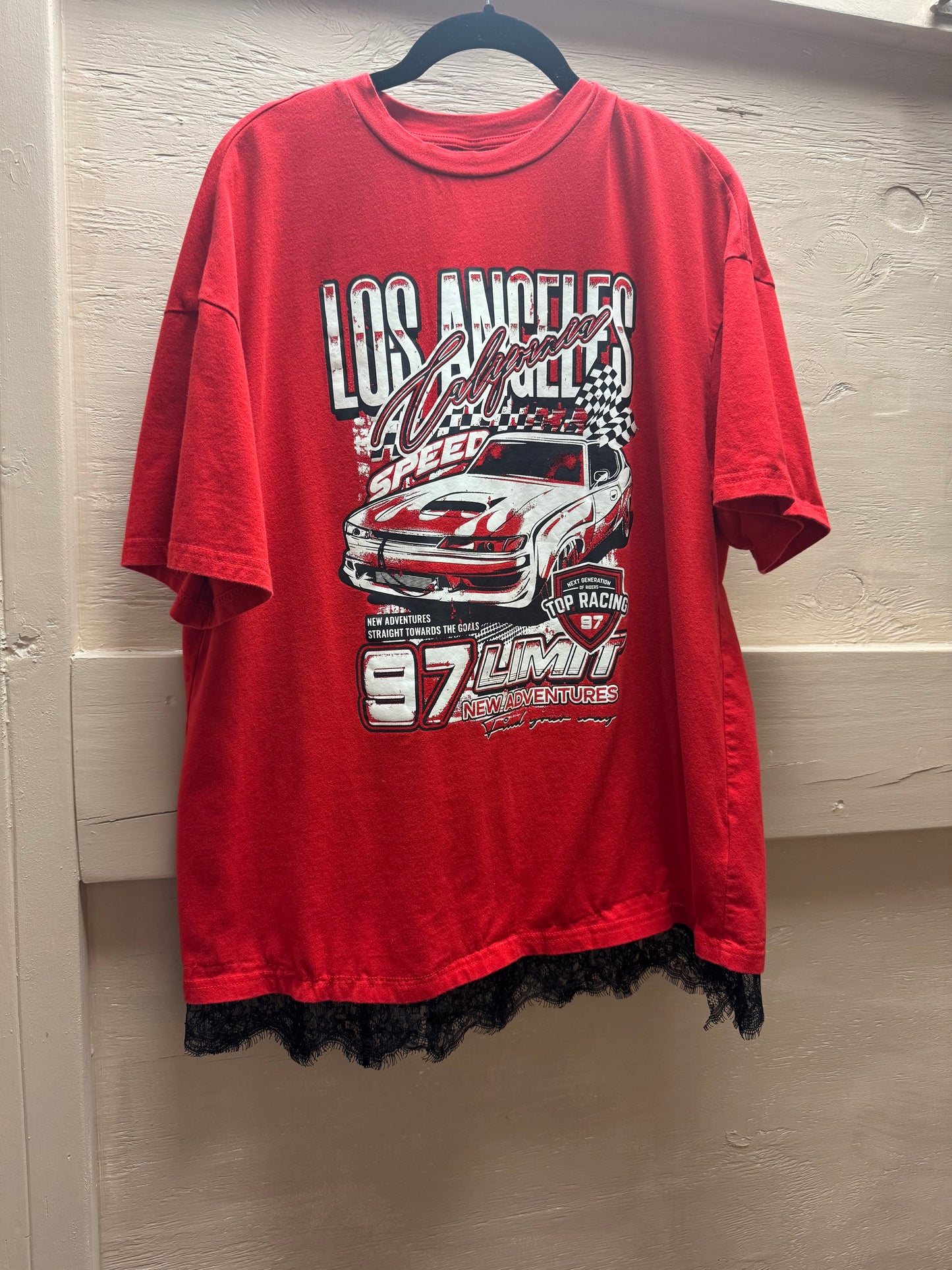 (L) LA Red Graphic Tee